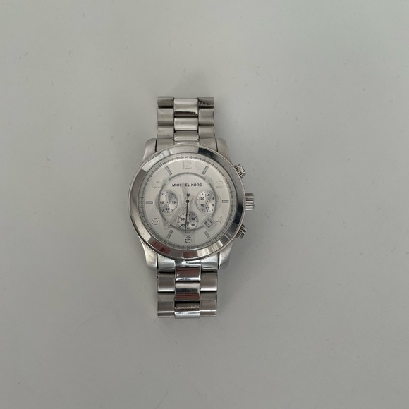 Mickael kors runway silver watch - Picture 3 of 4